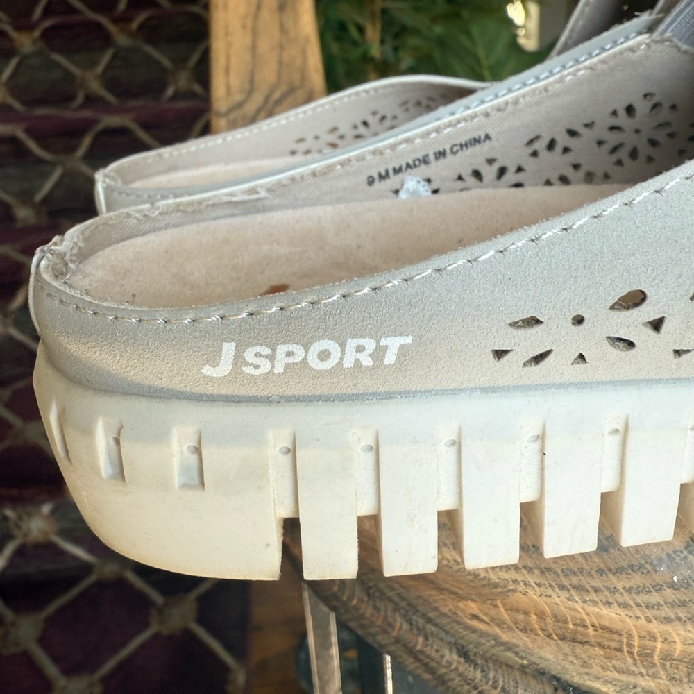 . J SPORT by JANBU ladies slides excellent condition size 9 grey. - Picture 9 of 11